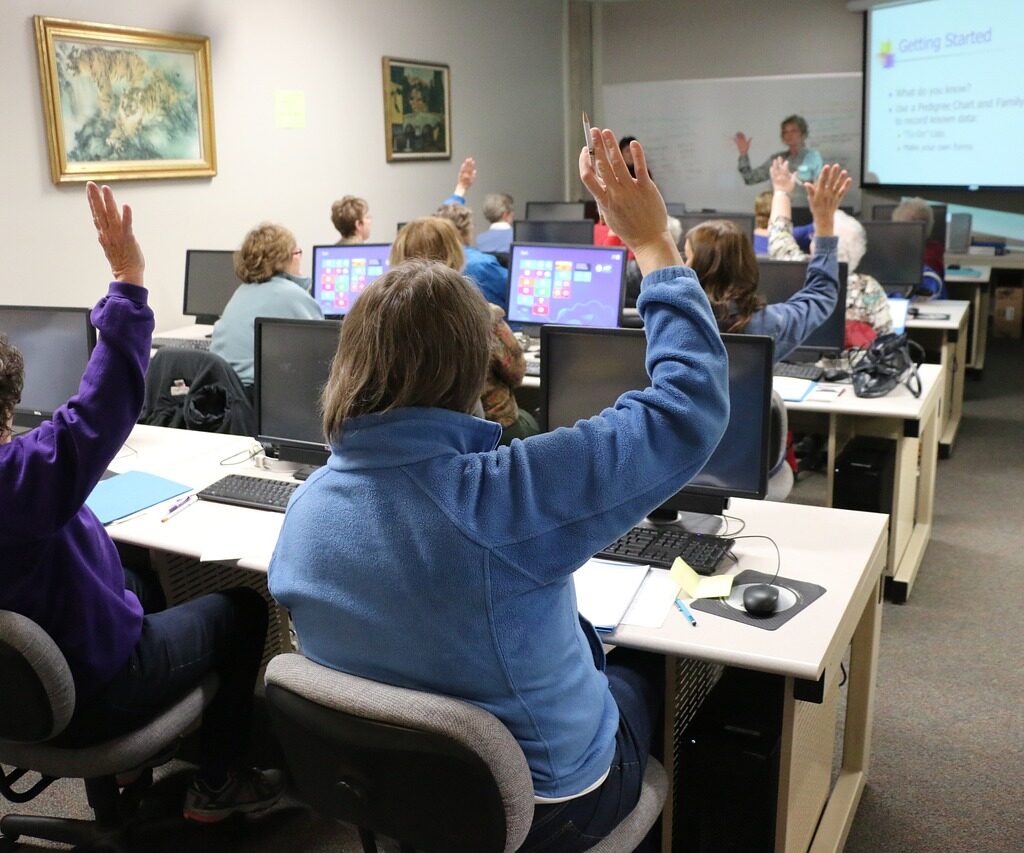 classroom, computer, technology-1189988.jpg